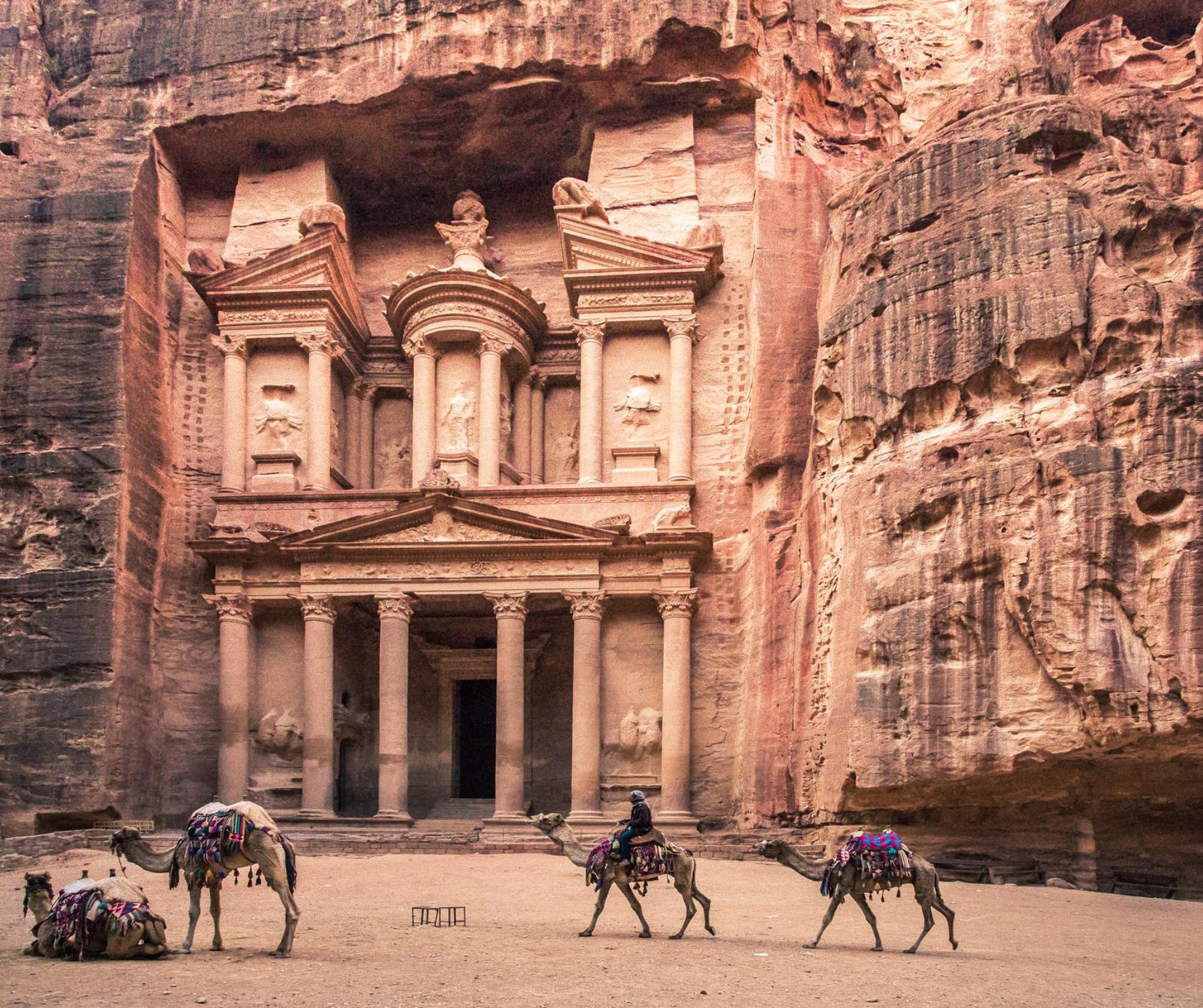 TOUR LIÊN TUYẾN: KHÁM PHÁ AI CẬP - JORDAN (12N11Đ)
