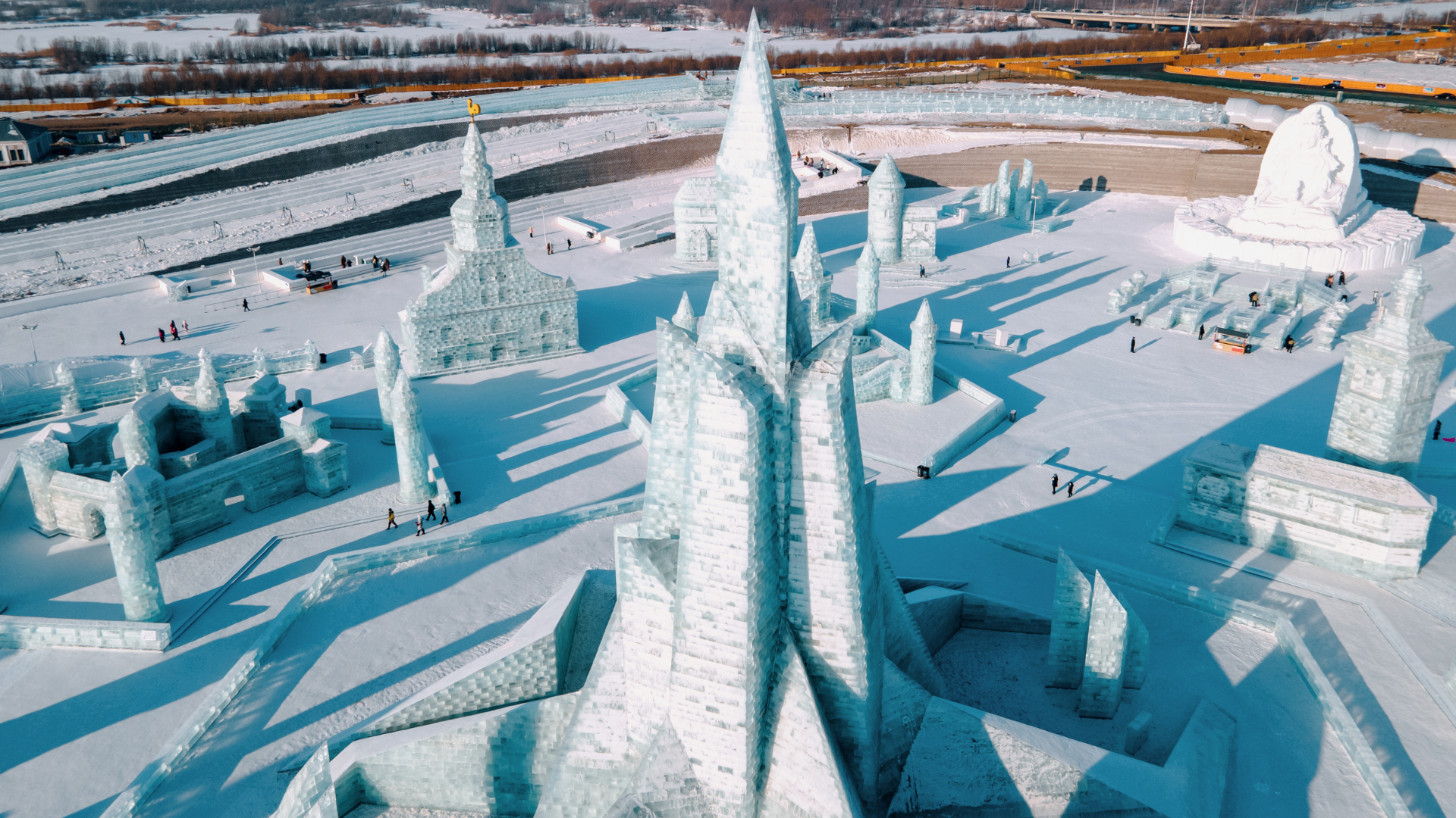 LẠC VÀO XỨ SỞ BĂNG TUYẾT ĐẸP NHƯ CỔ TÍCH TẠI CÁP NHĨ TÂN