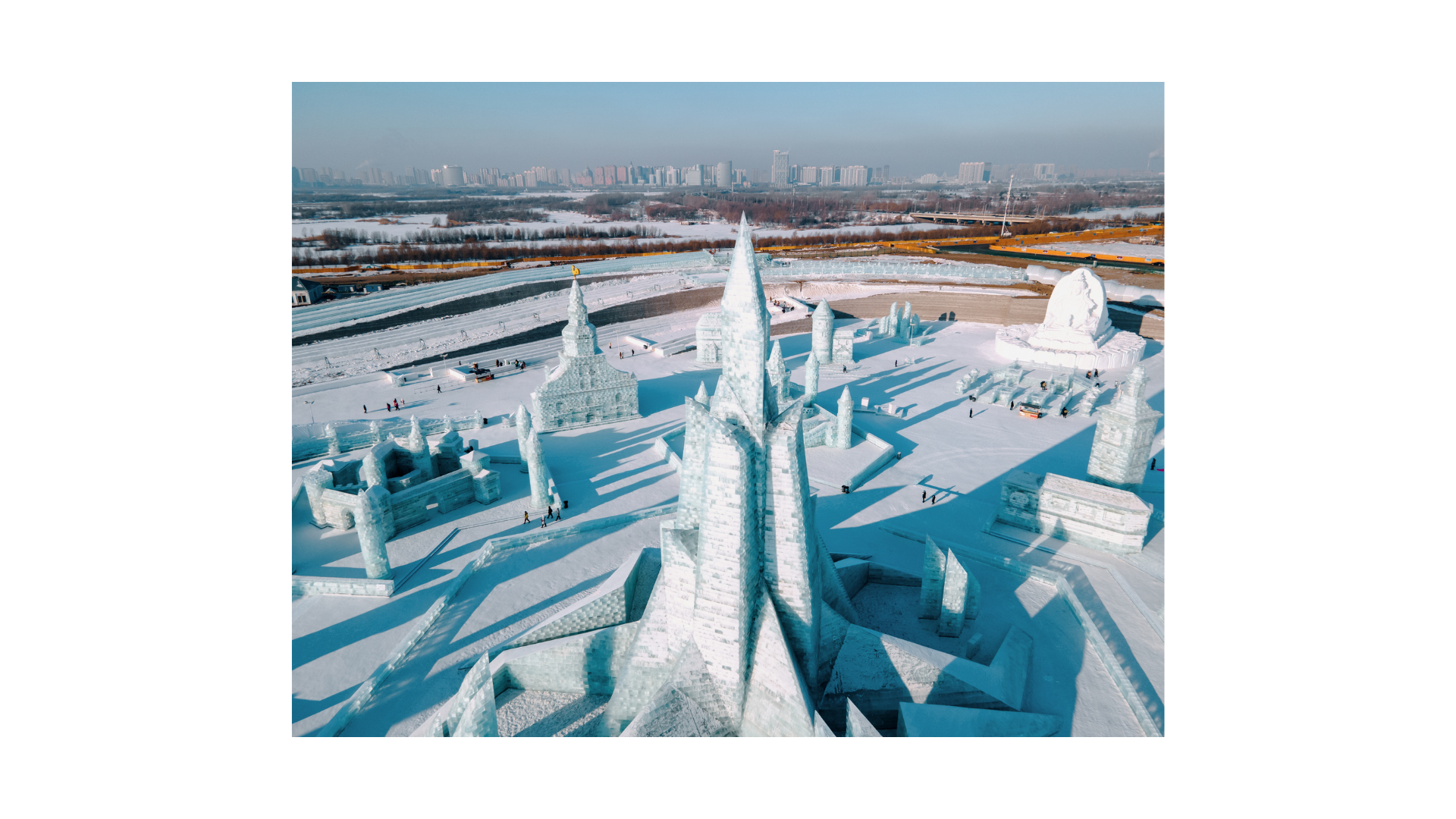 Lạc vào xứ sở băng tuyết đẹp như cổ tích tại Cáp Nhĩ Tân Lạc vào xứ sở băng tuyết đẹp như cổ tích tại Cáp Nhĩ Tân