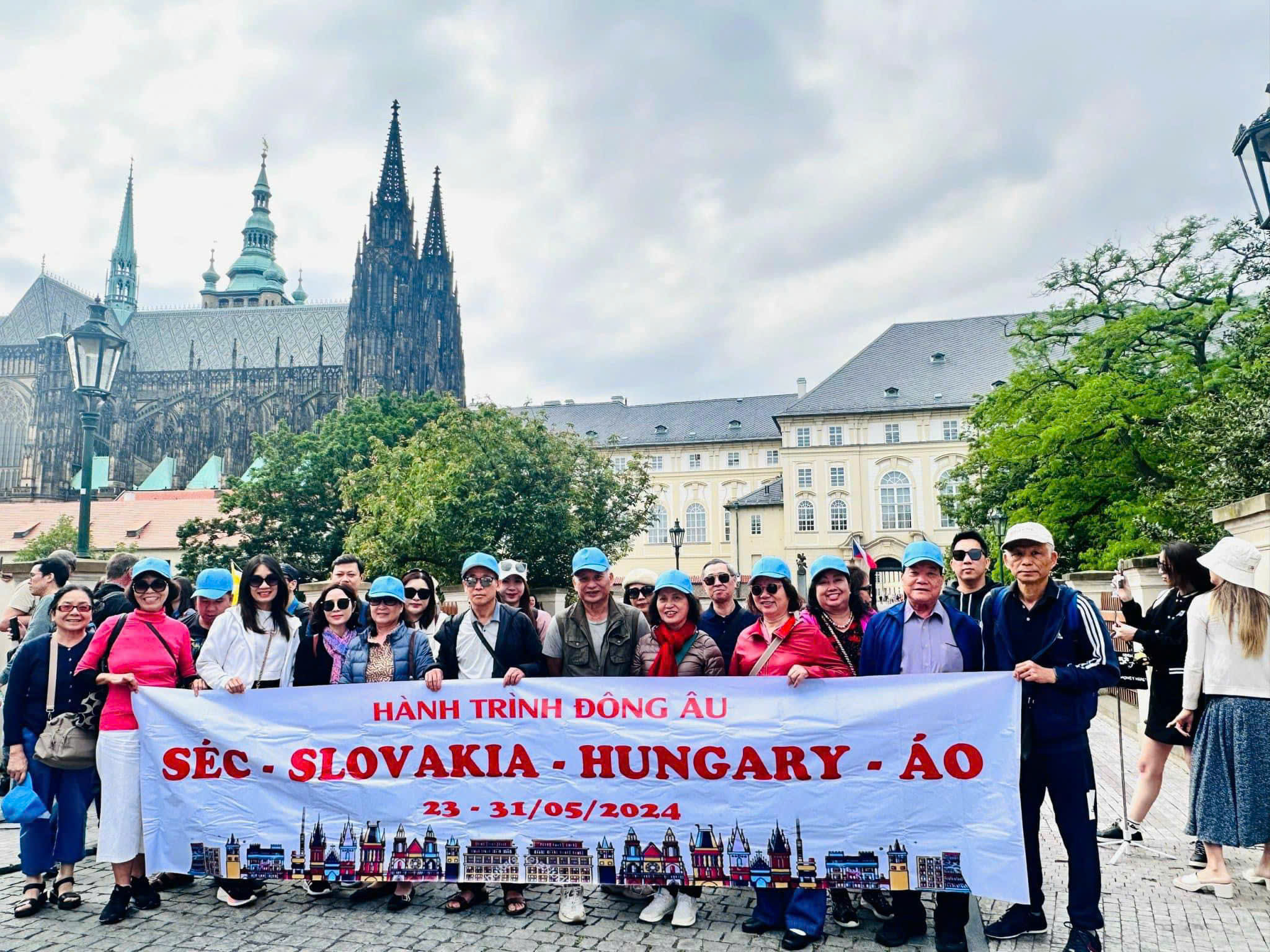 TOUR ĐÔNG ÂU CHẤT LƯỢNG 9N8Đ: SÉC – HUNGARY – SLOVAKIA - ÁO