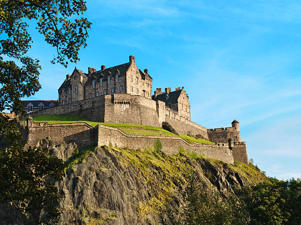  TOUR HUYỀN THOẠI XỨ SỞ SƯƠNG MÙ ENGLAND – SCOTLAND – WALES 9 NGÀY 8 ĐÊM