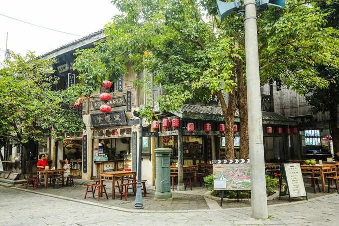 Mot ngay o phim truong Phung Tieu Cuong