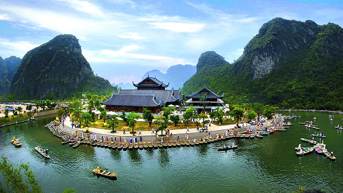 Tour Du Lịch Ninh Bình – Khám Phá Miền Di Sản Cùng Worldtrip: Trọn Gói – Giá Tốt – Trải Nghiệm Đáng Nhớ